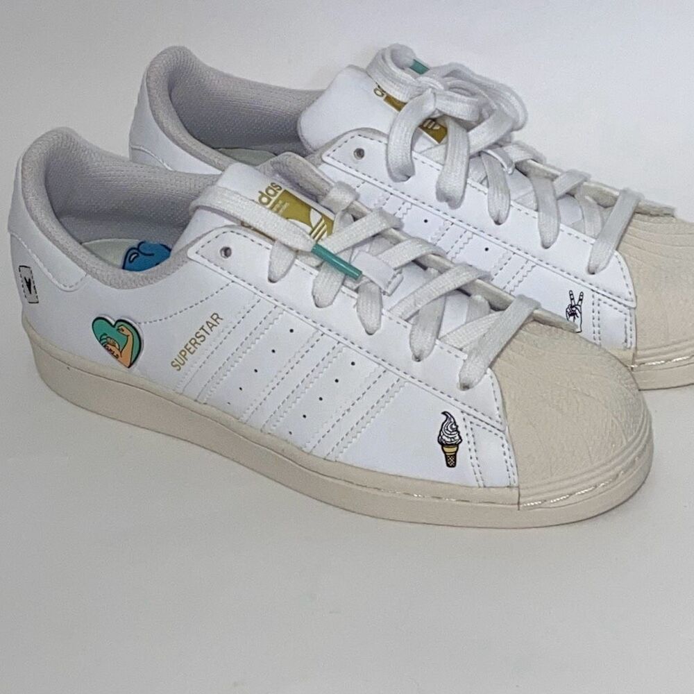 Adidas Women's White Superstar J GY7490 Lace Up Sneaker Shoes Size‎ 5.5